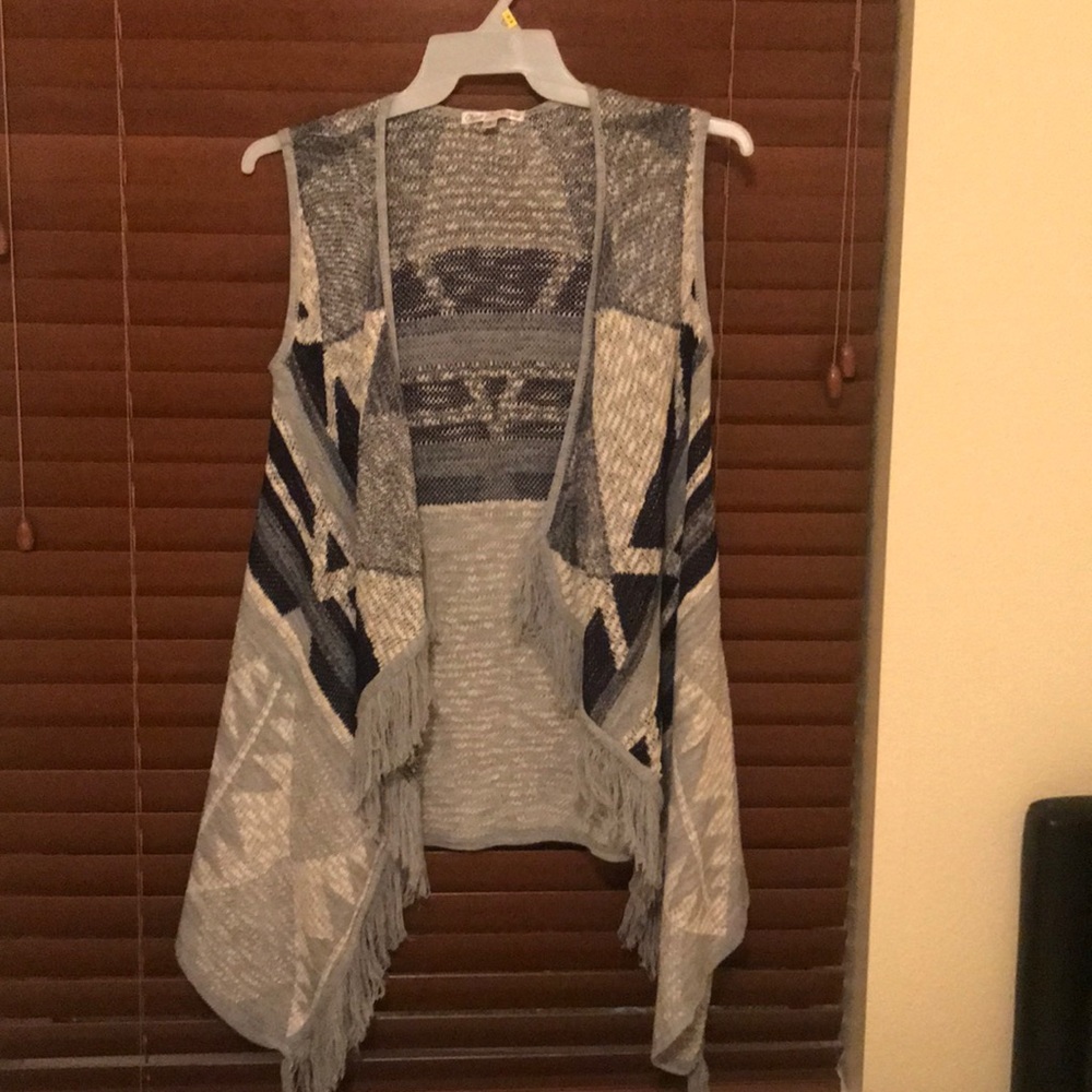 Sleeveless cardigan